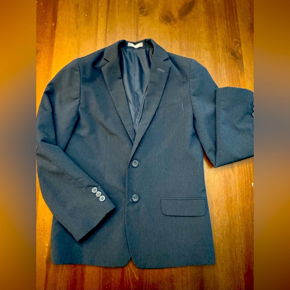 Van Heusen Boys' 2-Piece Formal Suit Set size 12

Worn once